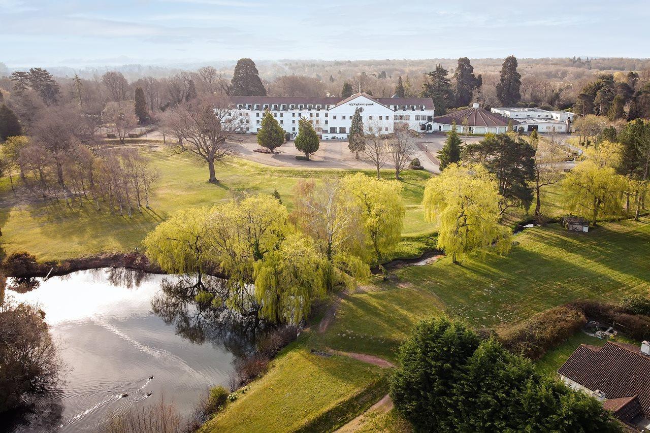 Copthorne Effingham Gatwick Hotel Екстериор снимка