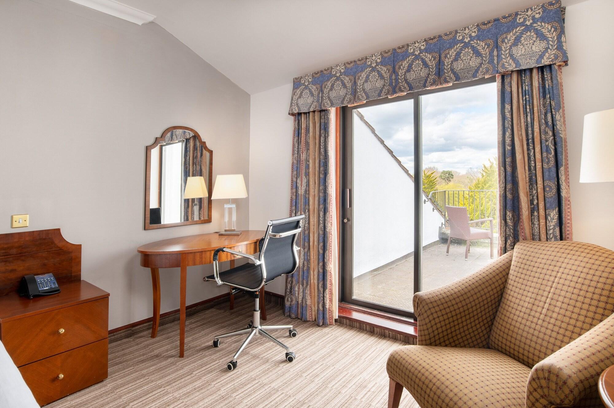 Copthorne Effingham Gatwick Hotel Екстериор снимка