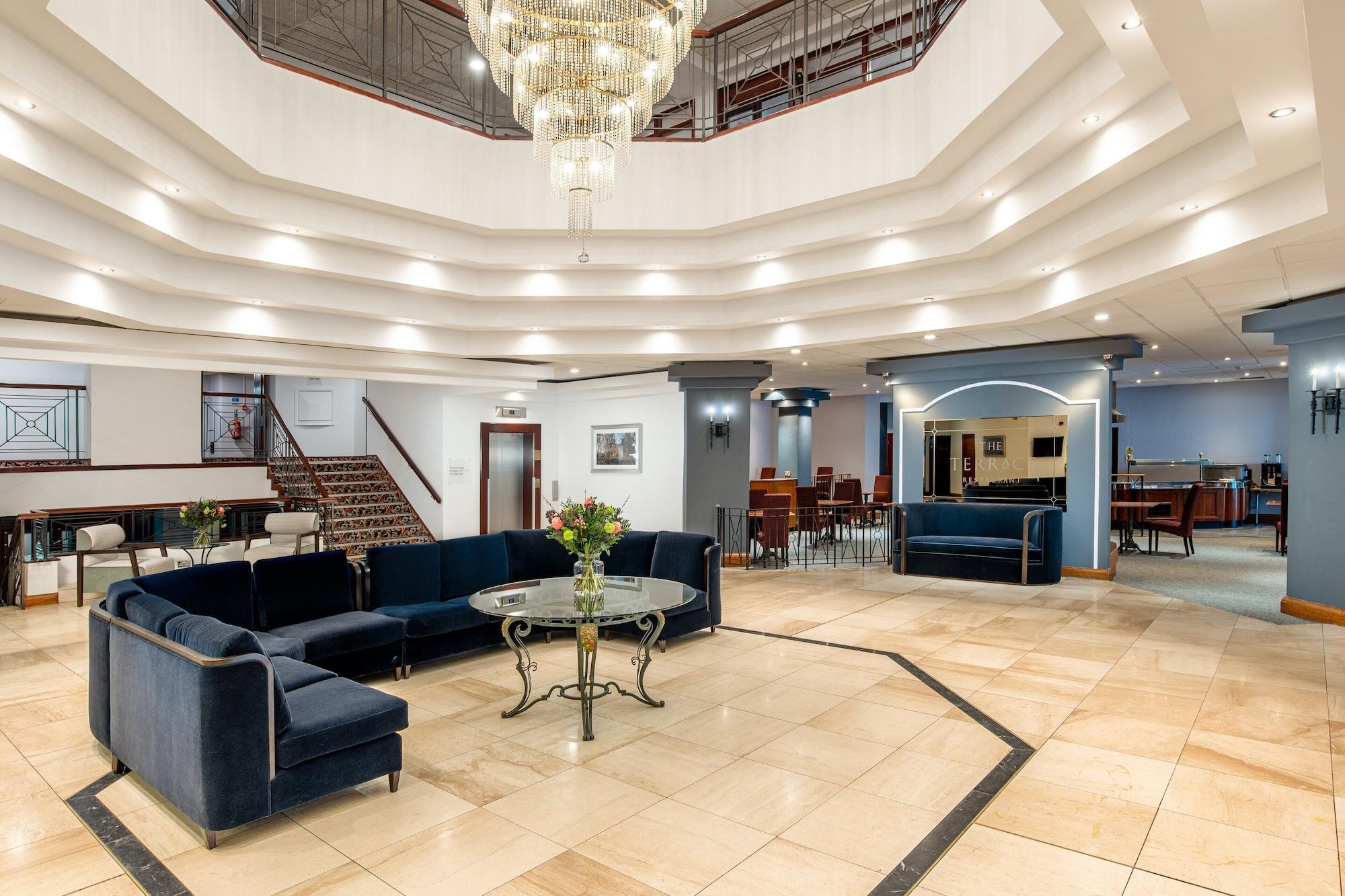Copthorne Effingham Gatwick Hotel Екстериор снимка