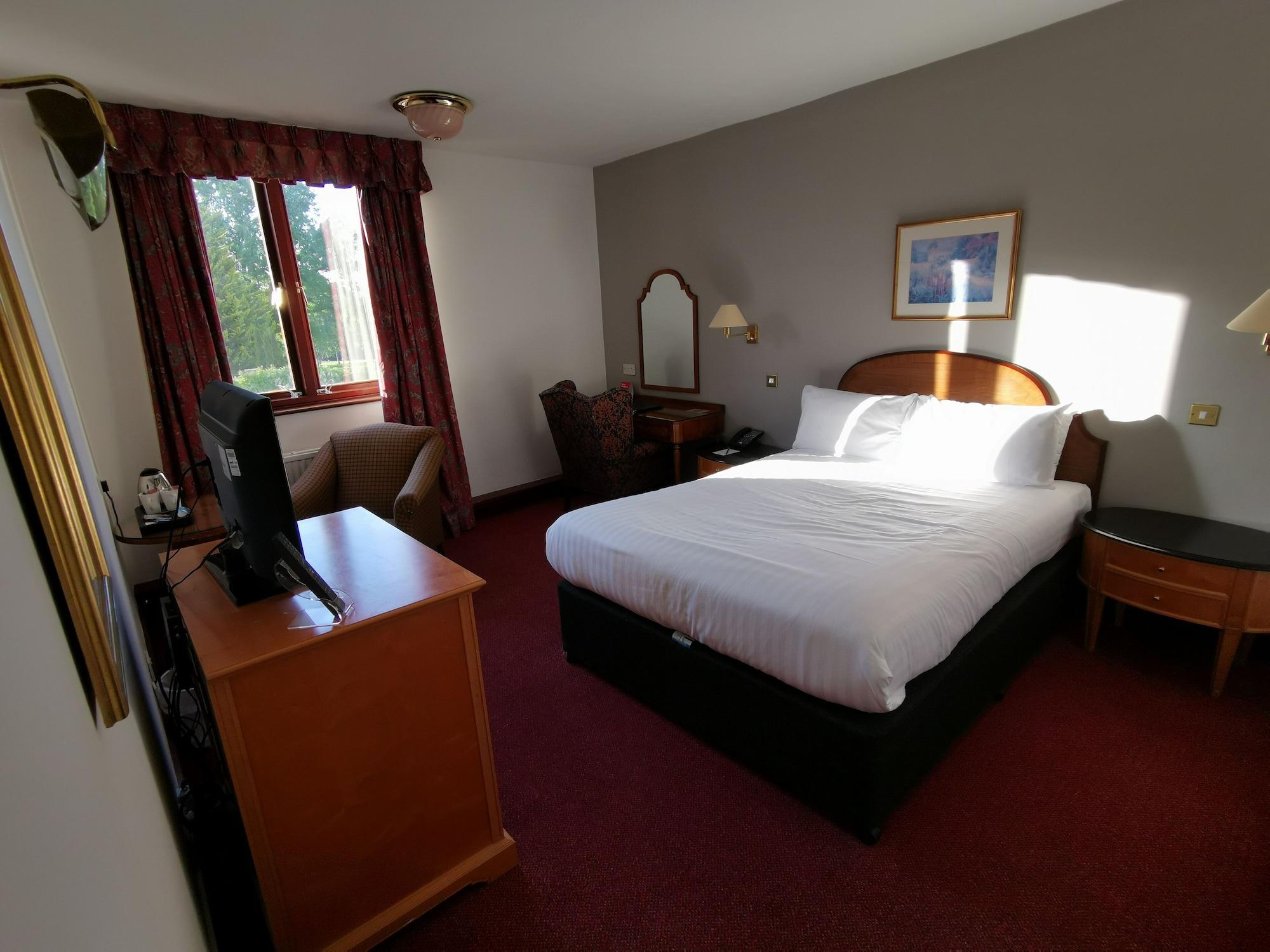 Copthorne Effingham Gatwick Hotel Екстериор снимка
