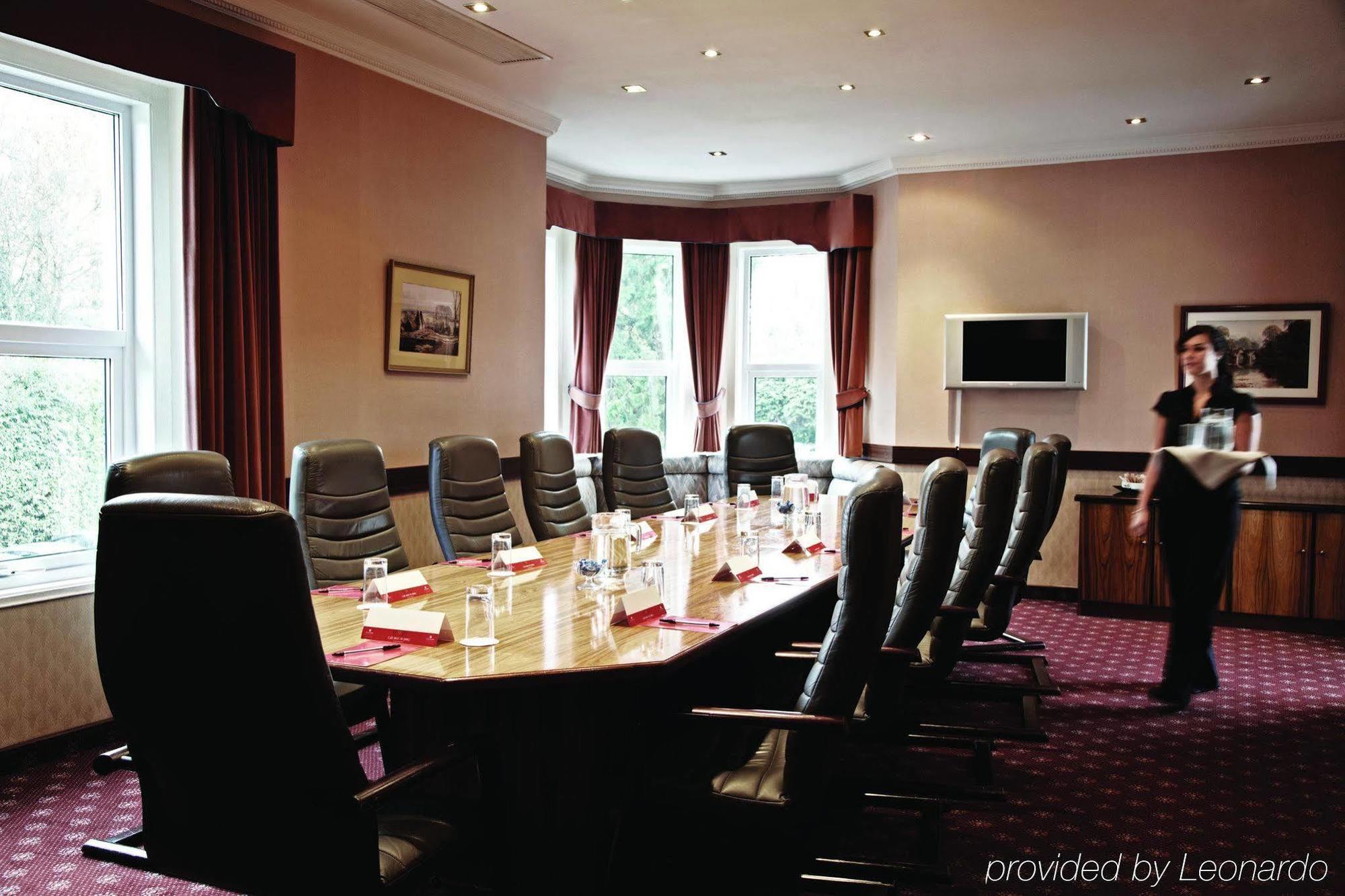 Copthorne Effingham Gatwick Hotel Бизнес снимка