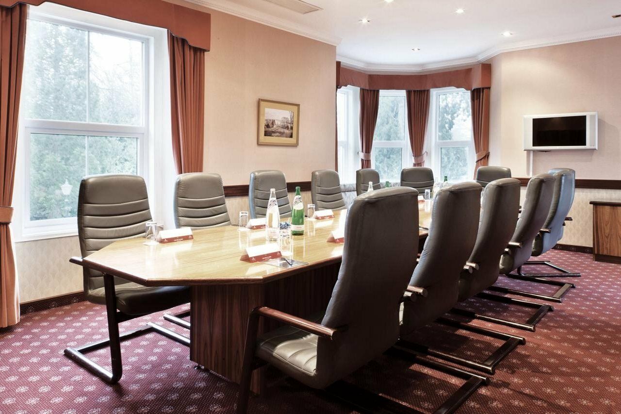 Copthorne Effingham Gatwick Hotel Екстериор снимка